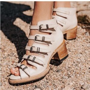 Freebird Quinn Cream Multi-Strap Heeled Sandals